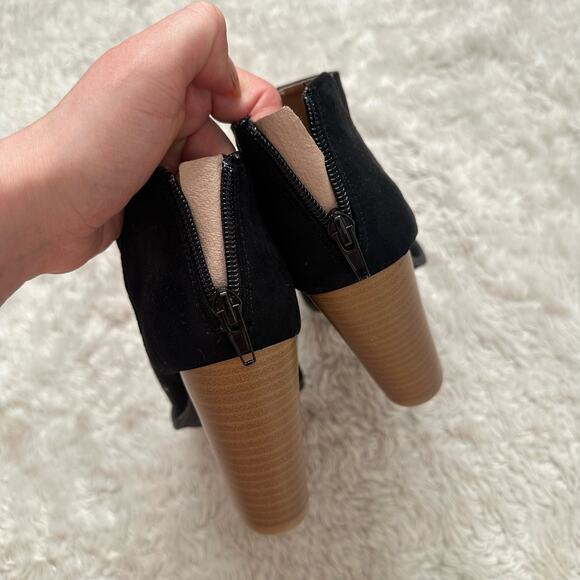 NWOT Qupid Peep Toe Blocked Heeled Booties Size 6 Black Faux Suede Open Toe - Picture 4 of 6
